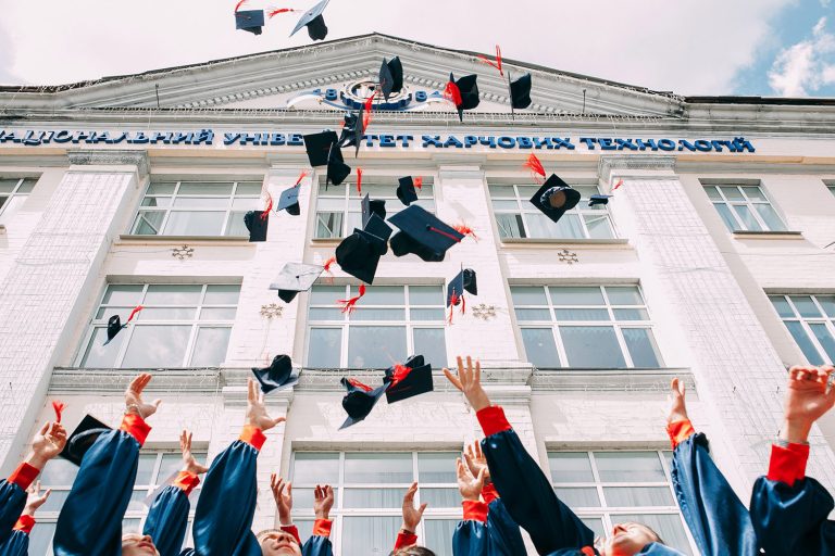 comment entrer une formation hors école sur LinkedIn